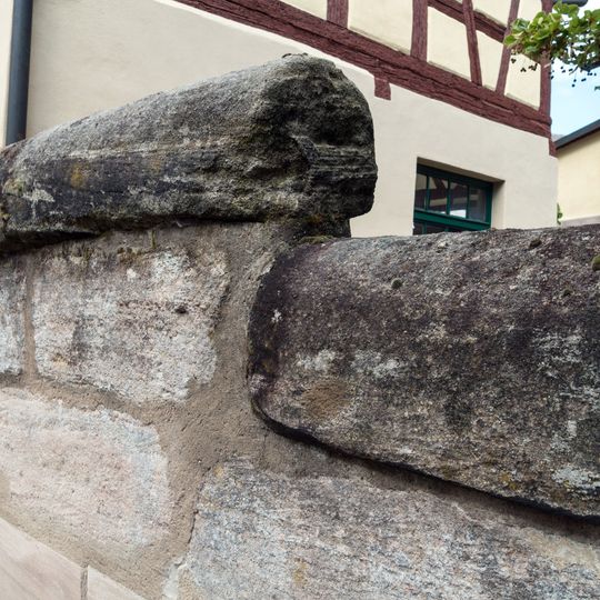 Hofmauer Hauptstraße 13