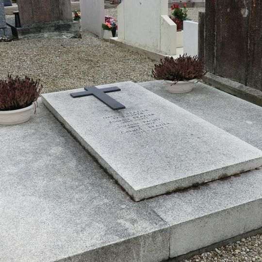 Brazier family grave