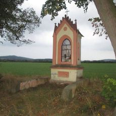 Kaplička jižně od Křtětic