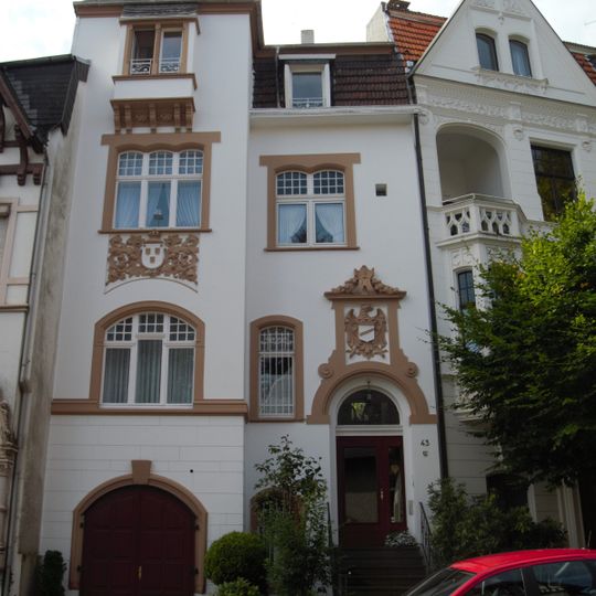 Bismarckstraße 43