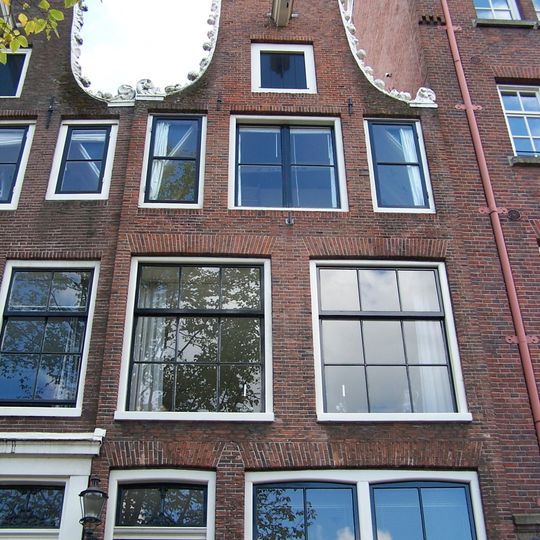 Huis met klokgevel