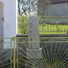 Pomník padlým v Houserovce