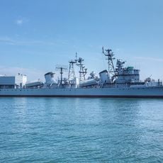 Chinese destroyer Jinan