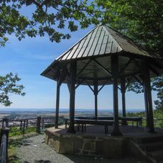 Altán Zelená budka nad Šternberkem u naučné stezky Prabába