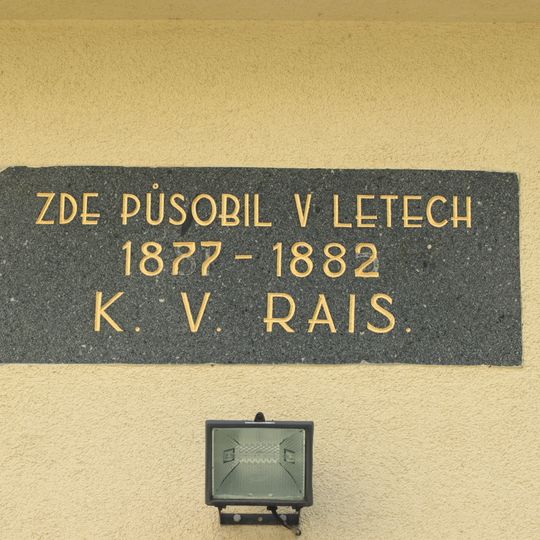 Pamětní deska Karla Václava Raise v Trhové Kamenici