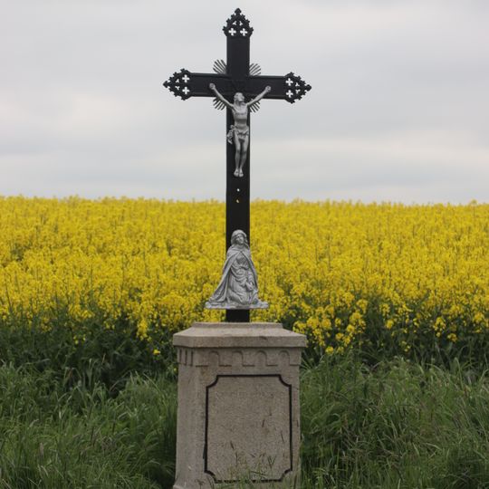 Kříž na východním okraji Slavíkovic