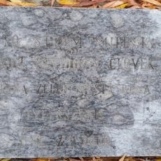 Pamětní deska zasazení stromu Milénia v Tyršových sadech v Brně