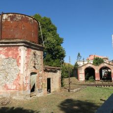 Dipòsit d'aigua i hangars