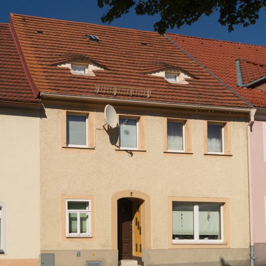 Wohnhaus in geschlossener Bebauung Brauhofstraße 5