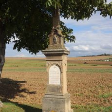 Kříž na křižovatce ve Lhánicích