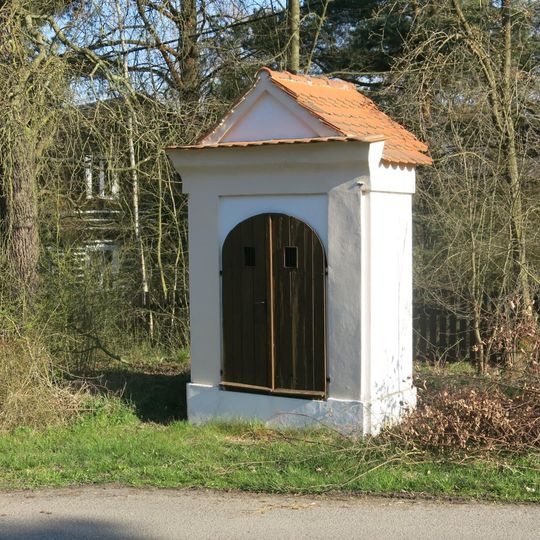 Kaplička v západní části Okřešic