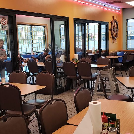 Connie's Seafood Market & Restaurant