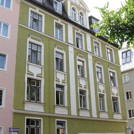 Destouchesstraße 37
