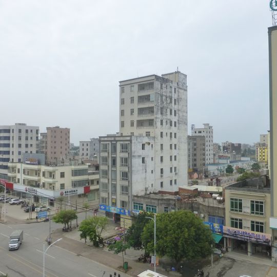 Mazhang District