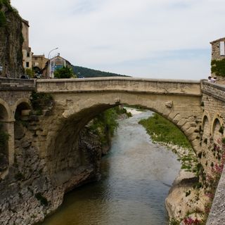 Vaison-la-Romaine Roman Bridge