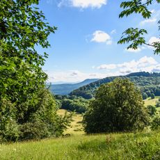 Randecker Maar mit Zipfelbachschlucht