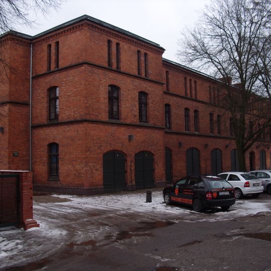 Budynek magazynu broni i amunicji, ob. budynek mieszkalno-usługowy