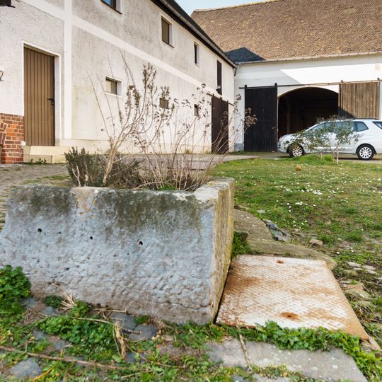 Wassertrog auf einem Bauernhof Friedrich-Engels-Straße 1