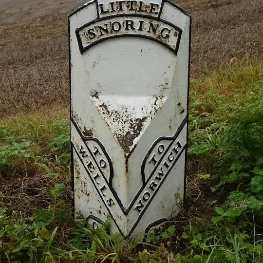 Milepost, 20yds S of cross roads