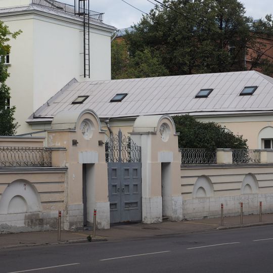 Гороховский переулок 3 c1, Ограда