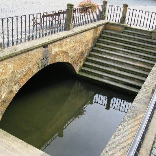 Přístup ke kanálu Nečíz před radnicí v Litovli