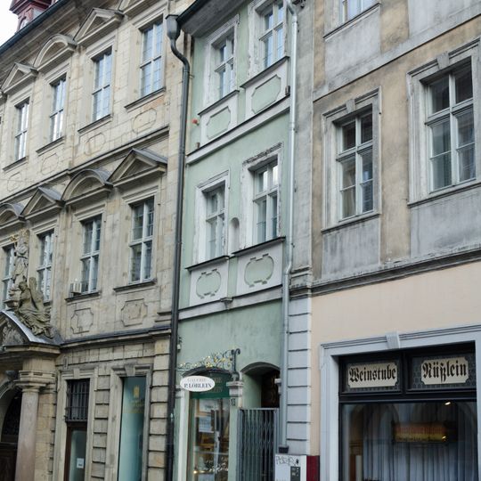 Wohn- und Geschäftshaus