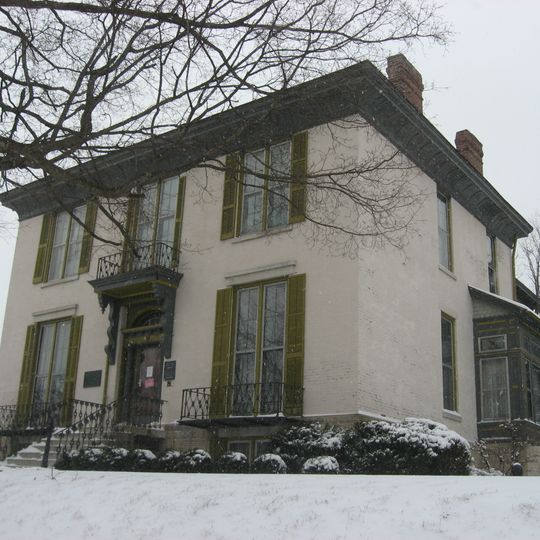 Jerolaman-Long House