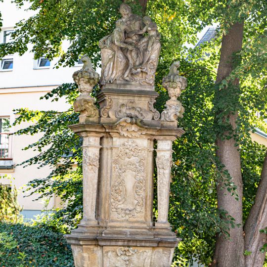 Sousoší svaté Anny samotřetí