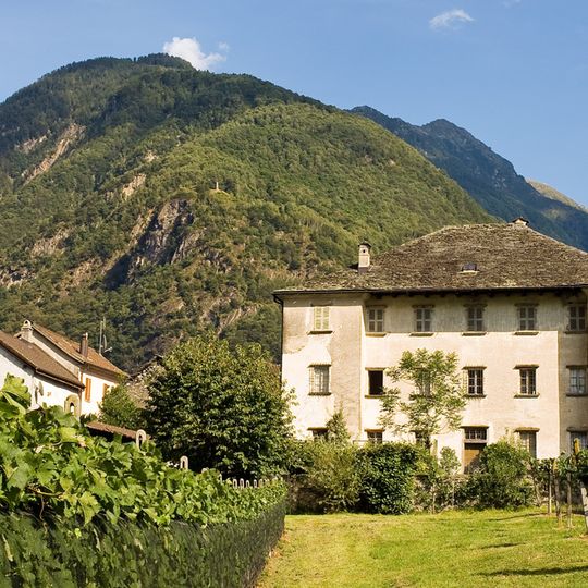 San Giulio, Palazzo Comacio