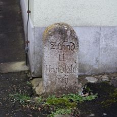 Kurze Steige 1a, Gerichtsstein