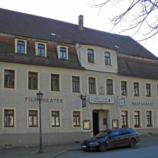 Gasthaus in geschlossener Bebauung, mit Löwen-Relief Hauptstraße 46