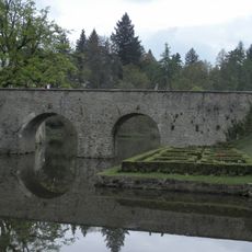 Most k zámku Červená Lhota