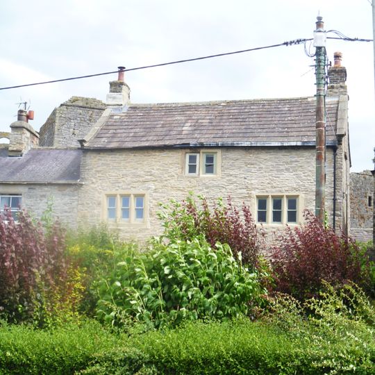 Warwick Cottage And Moat Cottage