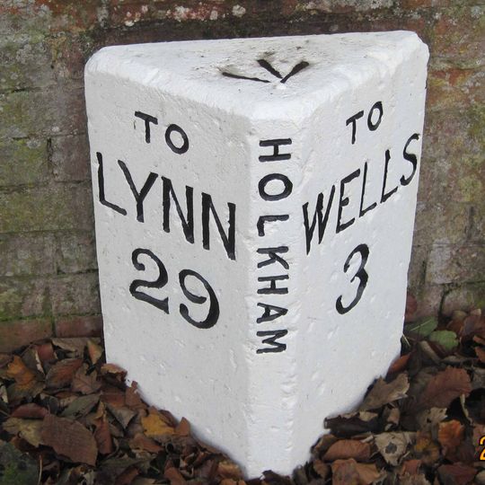 Milestone, 40yds E of jct with B1155