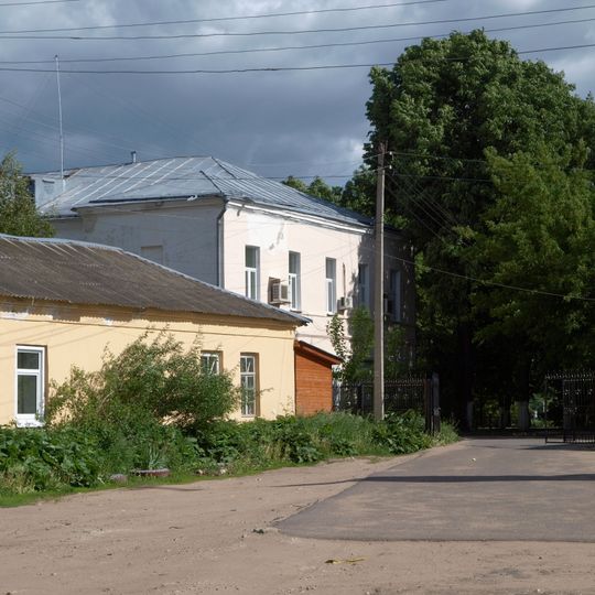 Флигель западный