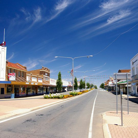 Leeton