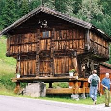 Loftsgård nedre (loftsgard)