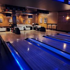 810 Billiards & Bowling