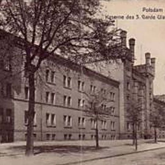 Garde-Ulanen-Kaserne