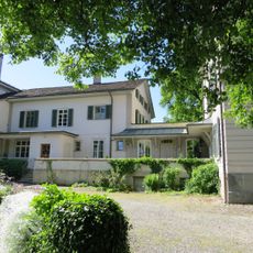 Wohnhäuser Sulzerhof mit ehemaligem Waschhaus, Gewächshaus und Gartenanlage