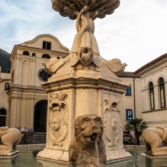 Fontana dei quattro leoni