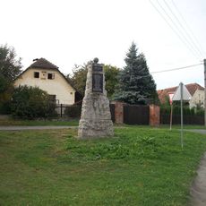 Pomník padlým v Letinech