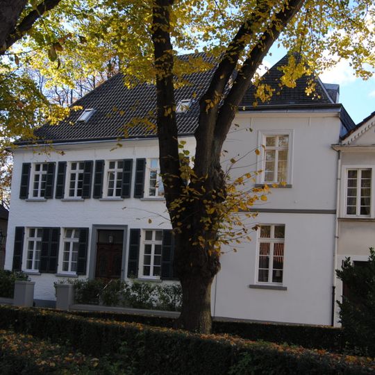 Suitbertus-Stiftsplatz 7