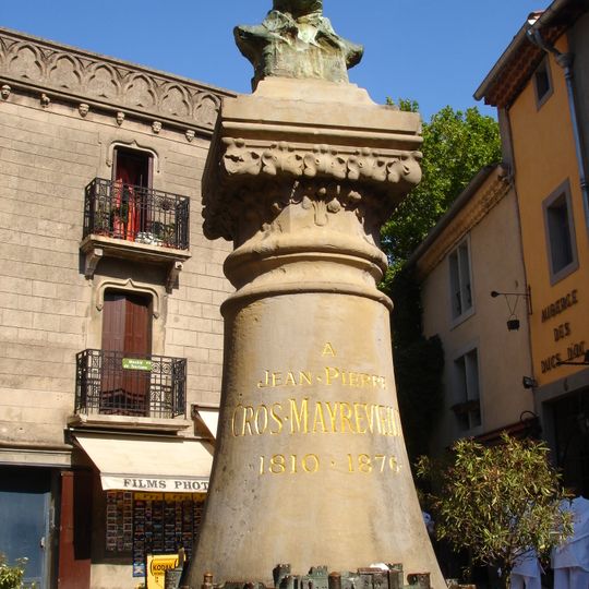 Monument de Cros Mayrevieille