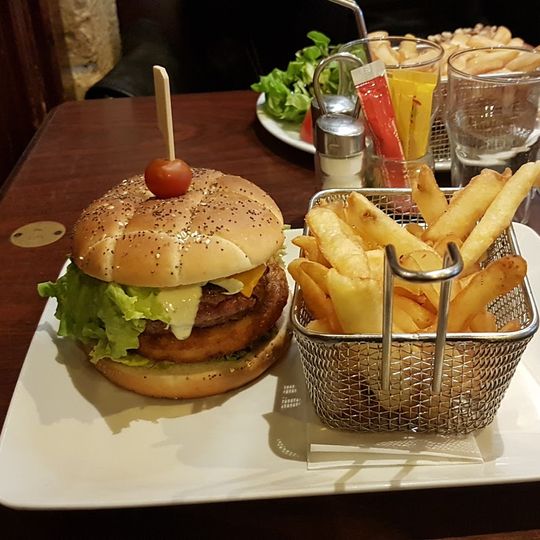Central Pub