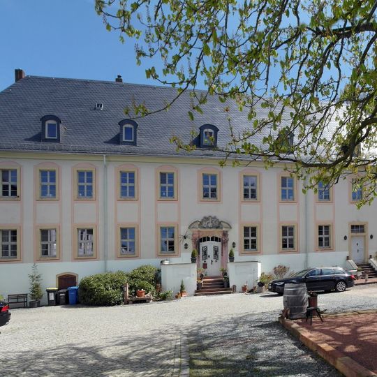 Einzeldenkmal der Sachgesamtheit Rittergut Mittelfrohna: Gärtnerhaus, sogenanntes Jägerhäuschen des Rittergutes Limbacher Straße 2a