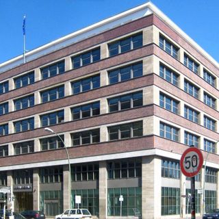 Verwaltungsgebäude und Umformwerk der BVG