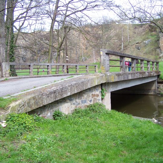 Most přes Výrovku v Kouřimi z Podskalí k lomu