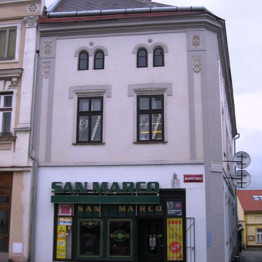 Masarykovo náměstí 83