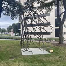 A sculpture reminiscent of the wire left over after ranchers repair a fence.